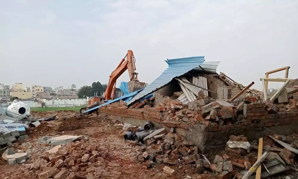 Officials crank up demolition drive in Rangareddy