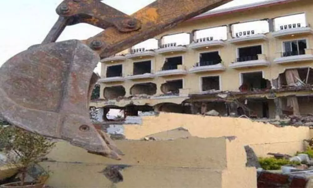 Civic chiefs told to tear down buildings