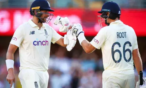 Malan, Root lead England fightback in Ashes opener