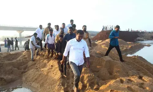 Jammalamadugu MLA M Sudheer Reddy inspecting ongoing bridge repair works at Goodem Chevuruvu in Jammalamadugu mandal on Saturday.