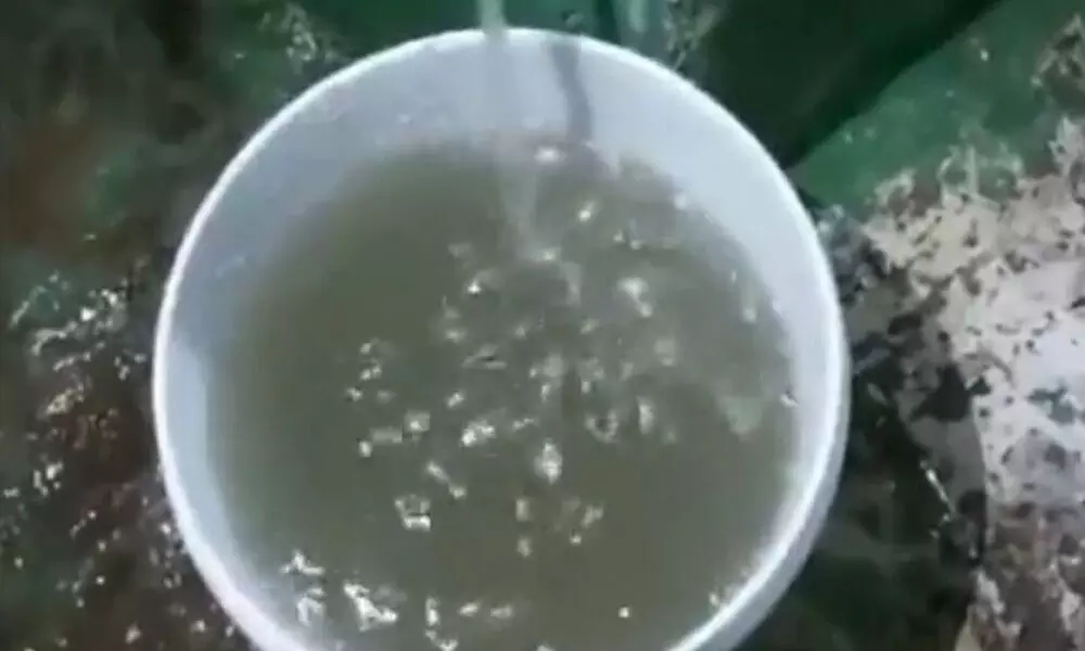 Residents of Noor Khan Bazar receive contaminated water