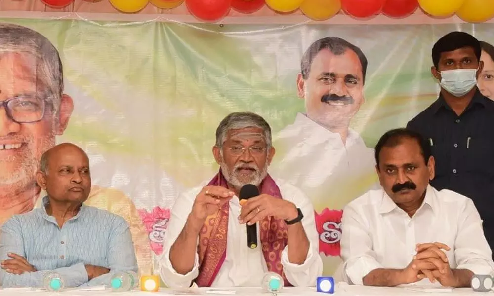 Film actor and writer Tanikella Bharani participating in an interaction programme in Tirupati on Sunday. MLA Bhumana Karunakar Reddy and others are seen on the dais.