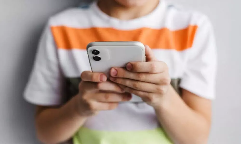 7 in 10 parents confess their phone use hurting relations with kids: Report