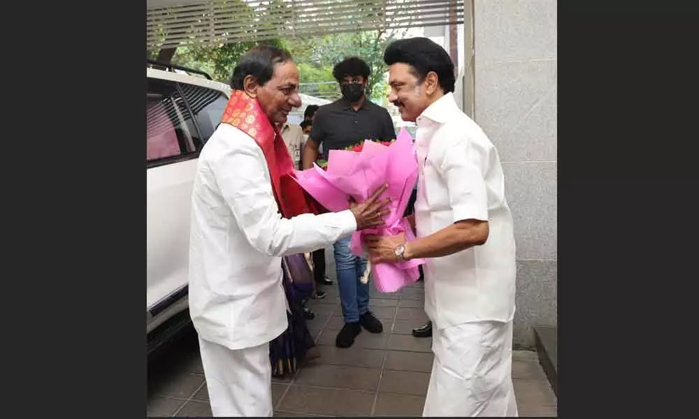 KCR invites Stalin for reopening of Yadadri