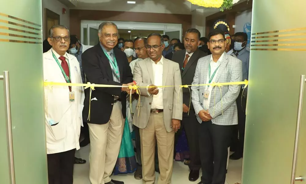 Pro-Vice Chancellor (Medical & Health Sciences) Lt Col Dr A Ravikumar, Registrar Dr S Ponnusamy, Dean (Medical) Dr A Sundaram inaugurating the SRM ‘Centre for Clinical trials & Research’