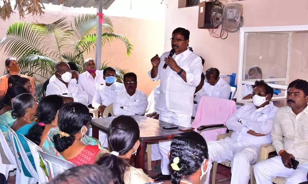 Agriculture Minister Singireddy Niranjan Reddy speaking to the TRS party cadres in Wanaparthy on Wednesday