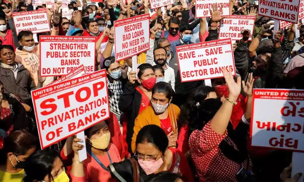 Bank staff demands Central government to stop privatisation of banks