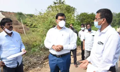 District Collector K V N Chakradhar Babu inspecting Kandaleru dam at Kummaragunta on Saturday