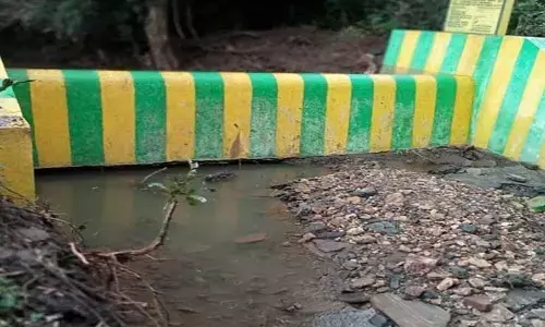 Activists flay collapse of check dam at Anakkati