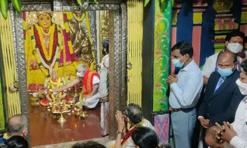CJI NV Ramana offers prayers at Bhadrakali temple in Warangal