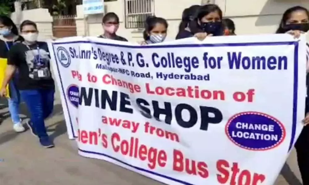 Hyderabad: St. Anns degree college students protest on removal wine shop