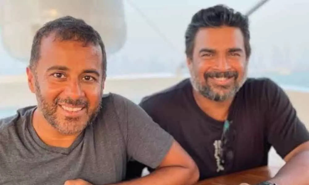 R. Madhavan and Chetan Bhagat got into a banter-filled Twitter exchanges in which the actor seemed subtly roasting the author