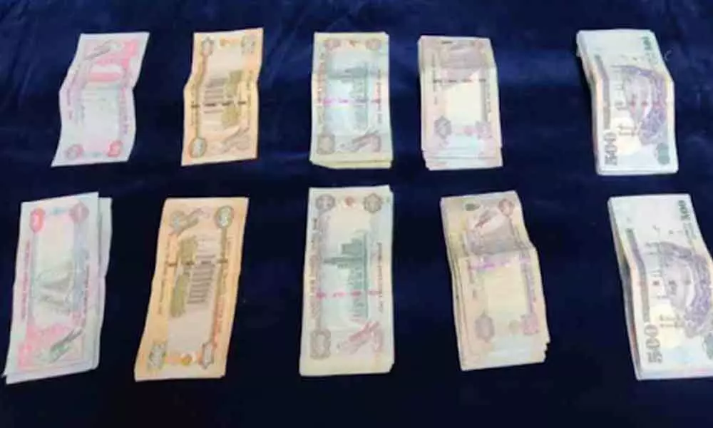 Hyderabad: Foreign currency worth Rs 8 lakh seized at RGI airport