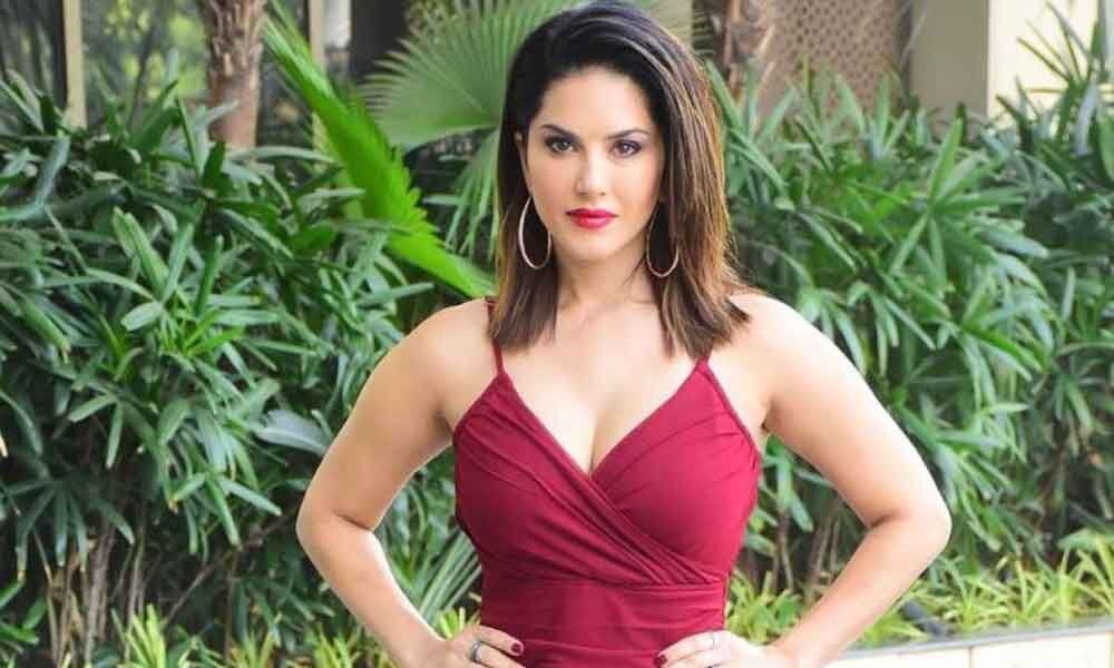 Sunny Leney Xx Video - Vrindavan priests seek ban on Sunny Leone's video