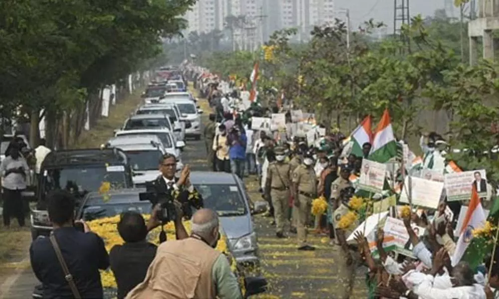 CJI NV Ramana receives a warm welcome in Amaravati