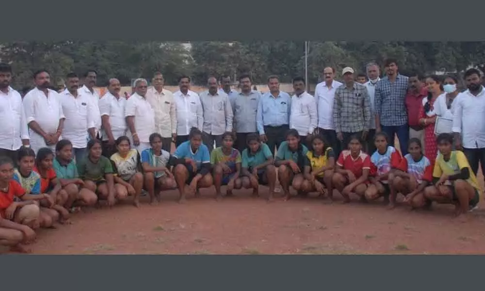 Prakasam district girls team selected for the State-level juniors Kabaddi tournament at Ongole on Sunday