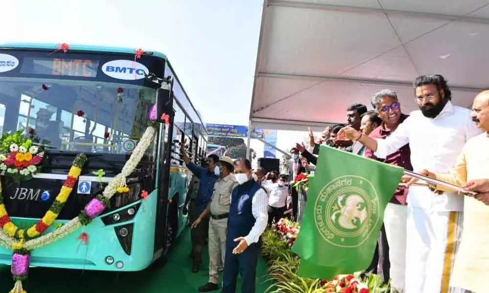 Chief Minister Basavaraj Bommai and Transport Minister B Sriramulu flag off a fleet of electric and BS VI buses at Vidhana Soudha in Bengaluru on Monday