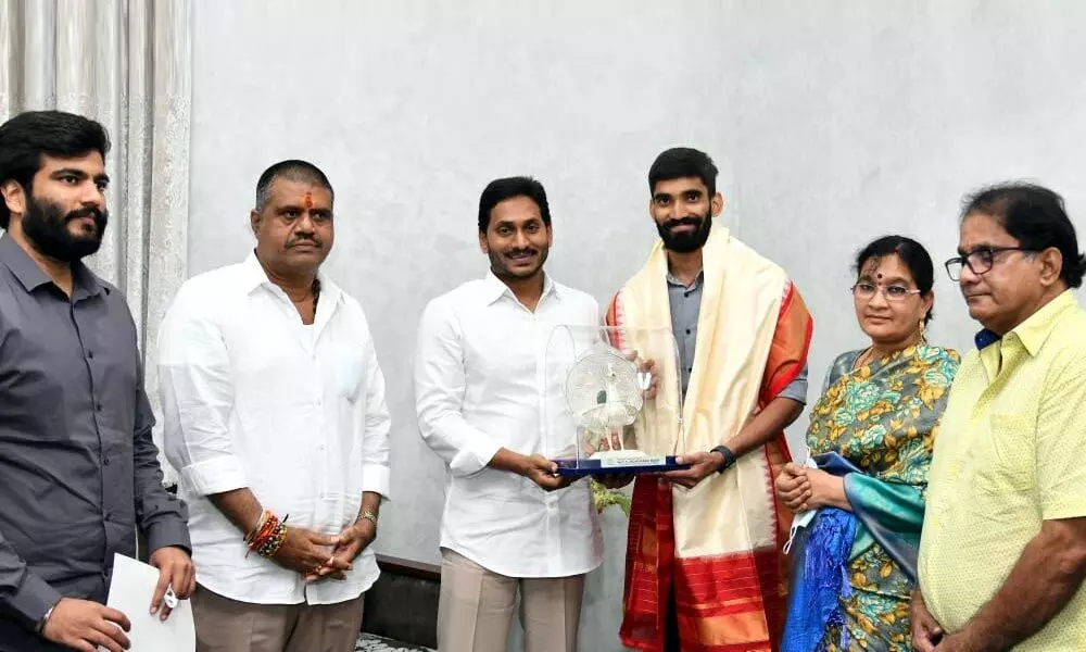 AP CM YS Jagan grants land for badminton academy to Kidambi Srikanth