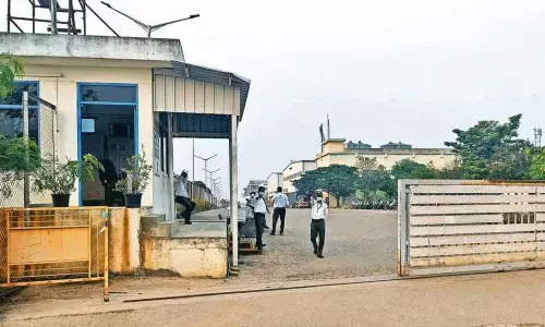 Apple puts Chennai iPhone Plant On Probation