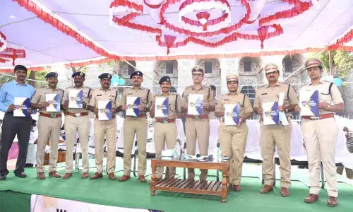 Commissioner of Police Tarun Joshi releasing the crime report in Hanumakonda on Thursday
