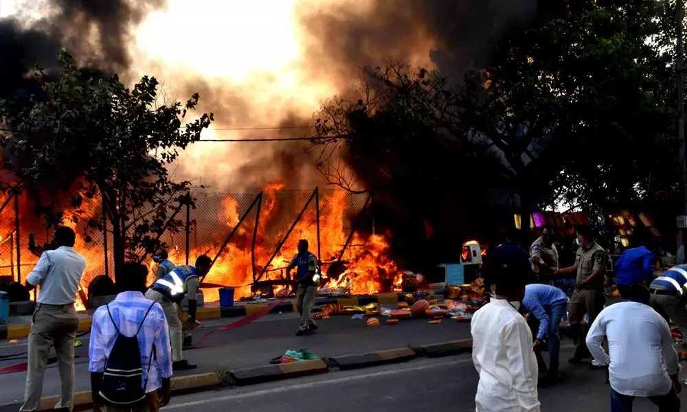 Fire breaks out in Chaderghat, 40 huts burnt