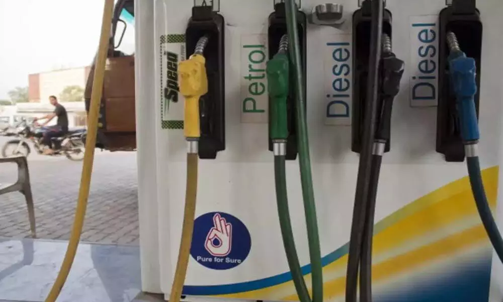Petrol and diesel prices today in Hyderabad, Delhi, Chennai, Mumbai - 3 January 2022