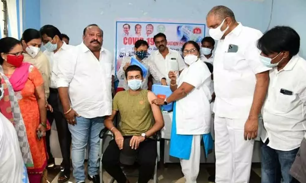 Minister G Kamalkar launching the Covid vaccination for teenagers in Karimnagar on Monday