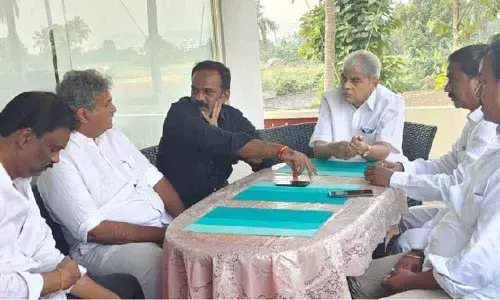 MP Kesineni Nani meets Vangaveeti Radha