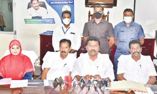Mayor Kavati Siva Naga Manohar Naidu addressing the media at GMC office in Guntur on Monday