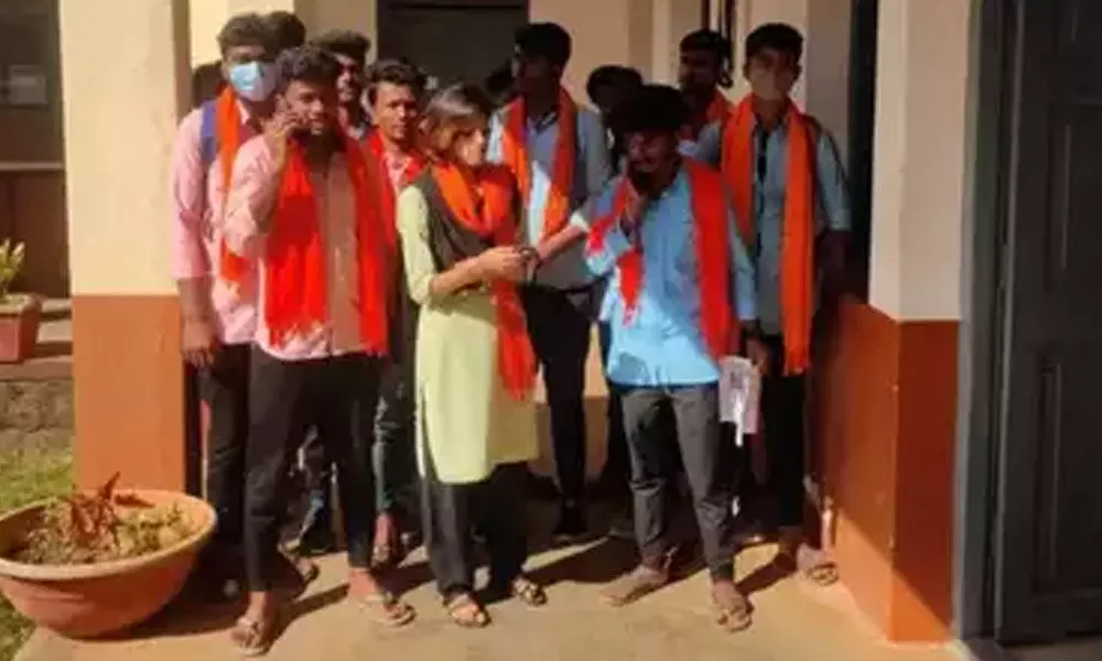 College In Karnataka Faces Problem After Students Wore Saffron Scarves To Protest Against Muslim Women Wearing Hijab In Classes