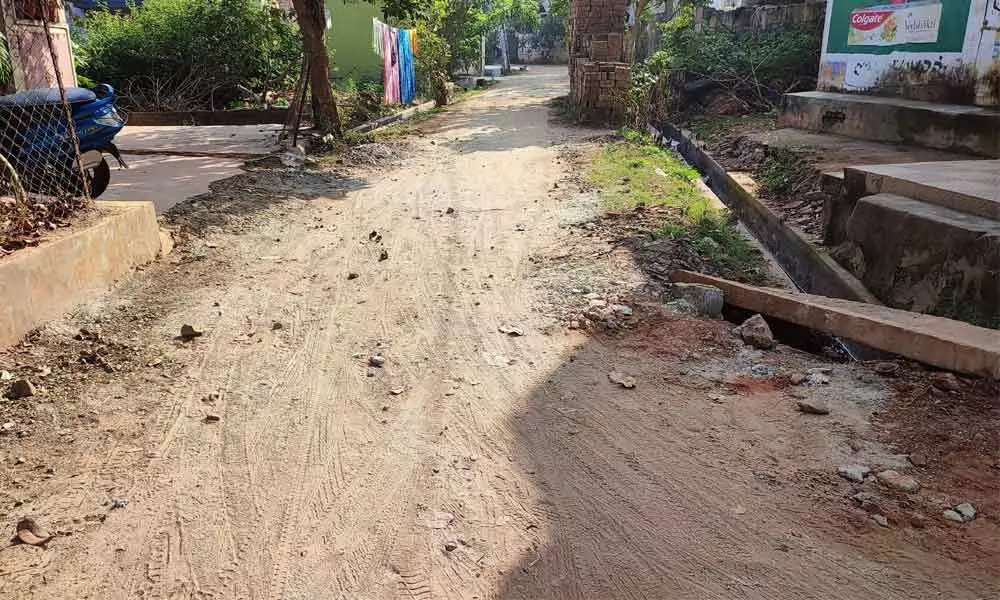 A bad road in the locality