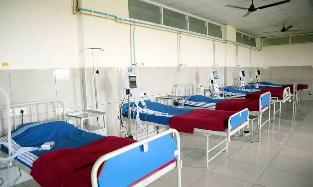 Karnataka government asks private hospitals to reserve 50% of beds for Covid patients by Jan 7