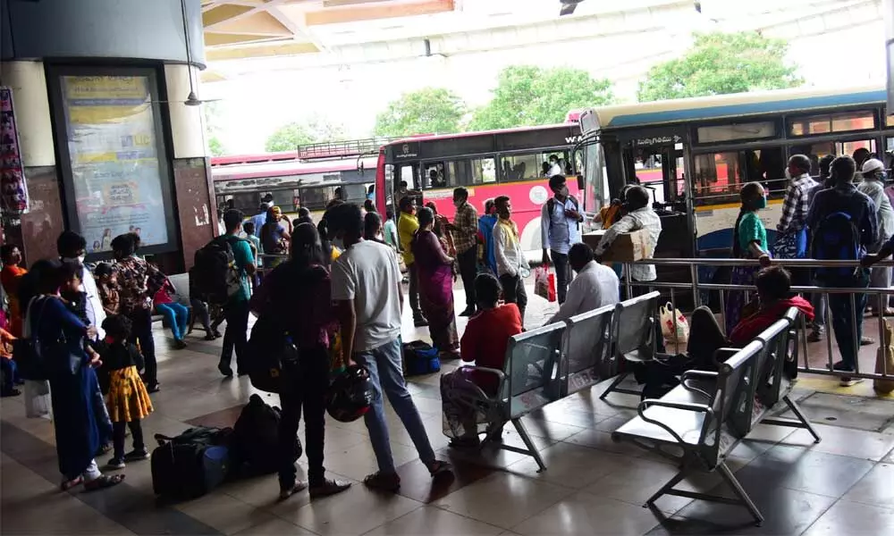 TSRTC to ply over 4,322 buses to meet Sankranti rush