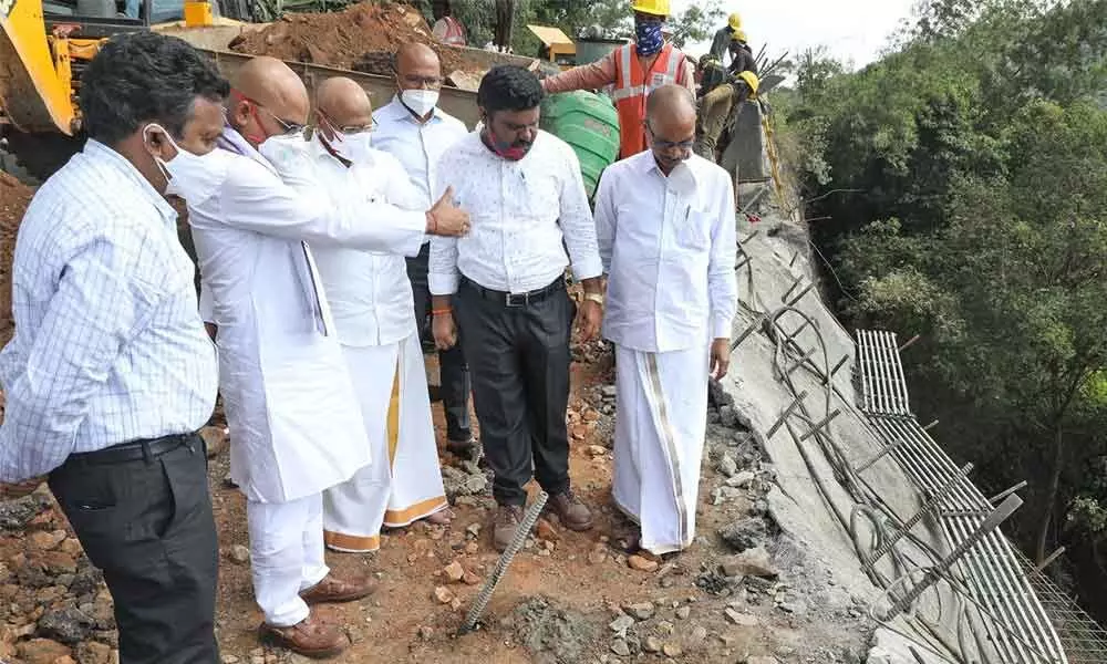 TTD EO inspects gardens & second ghat road repair works