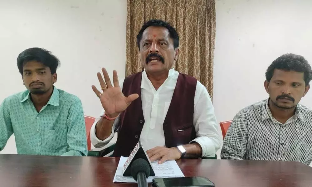 Rayalaseema Rashtra Samiti president K Venkata Subba Reddy addressing a press conference in Anantpur on Saturday