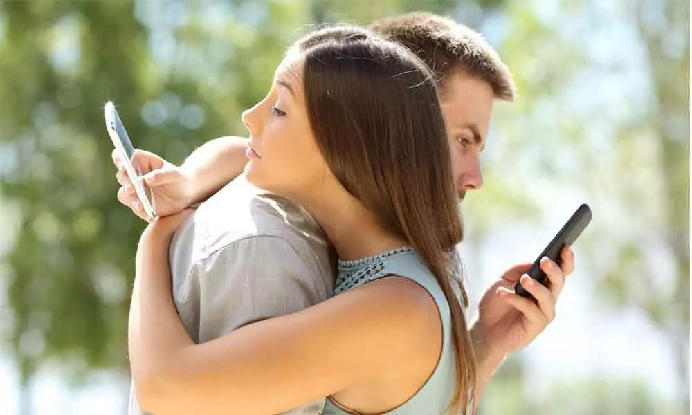 Social media impact on perception of love