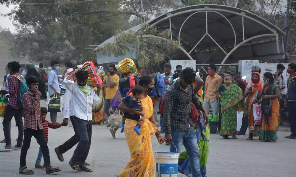 Hyderabad: Sankranti rush at bus stations