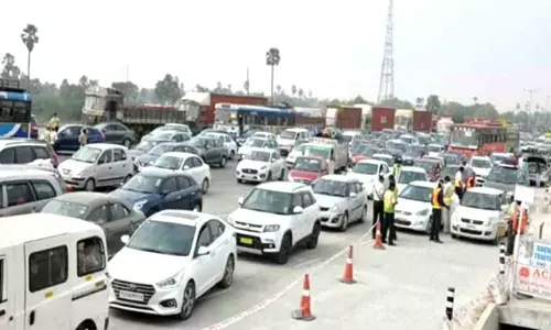 Heavy traffic jam on Hyderabad-Vijayawada highway ahead of Sankranti