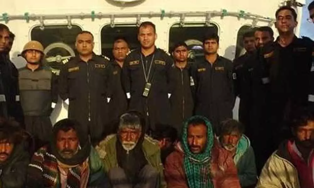 Pak boat with 10 crew members apprehended