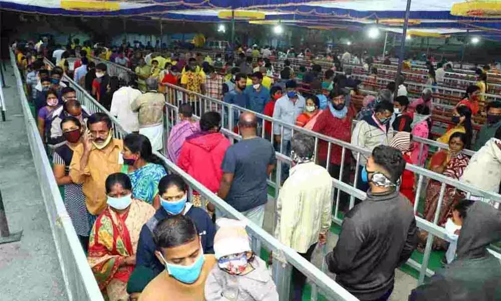 Andhra Pradesh: Devotees flock to ticket counters for Vaikunta Dwara Darshan tokens