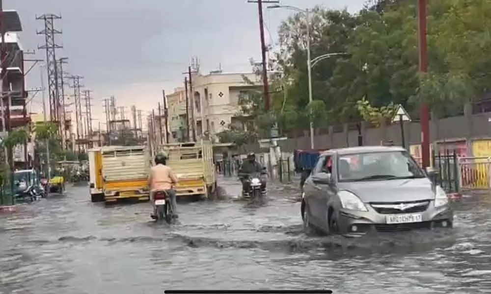 Unseasonal rains drench Karimnagar