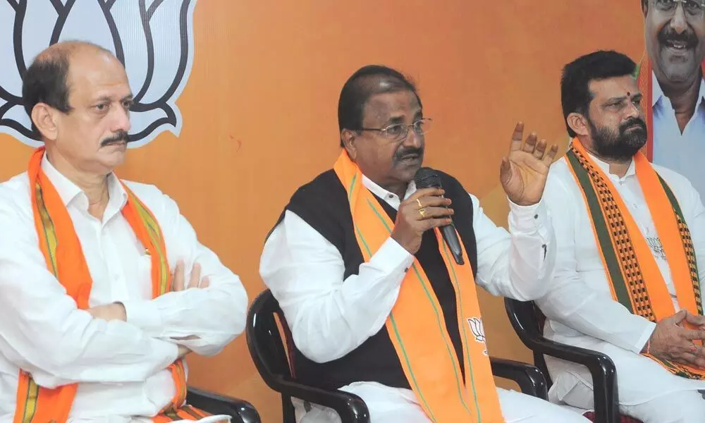 BJP State president  Somu Veerraju and party leaders addressing a press conference at party office in Vijayawada on Tuesday