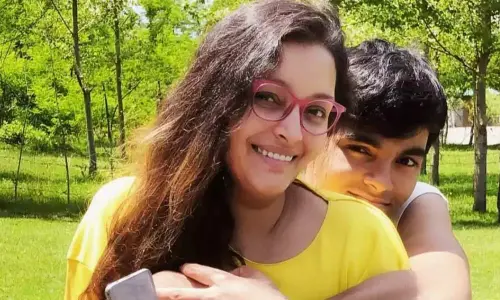 Renu Desai And Her Son Akira Nandan Test Positive For Covid-19