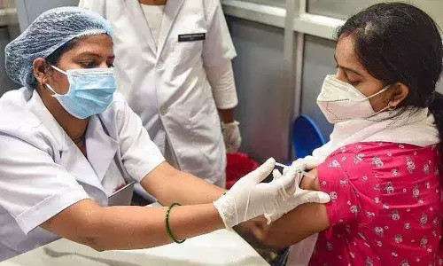 Hyderabad: Fully jabbed percentage low; safety norms thrown to wind