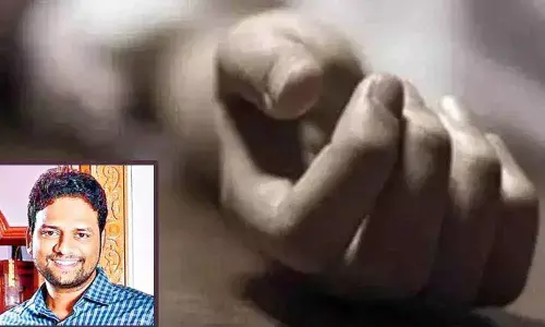 lawyer ends life in Karimnagar