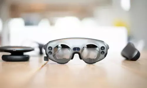 Magic Leaps new AR headsets roll out to healthcare companies