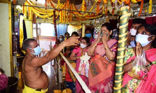 Fall in devotees visiting shrine at Srinagar Colony