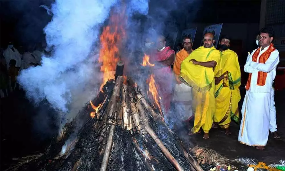Bhogi bonfire wards off evils, brings prosperity: EO Lavanna