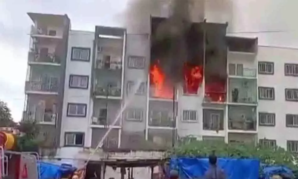 Fire breaks out in an apartment of Rajendranagar