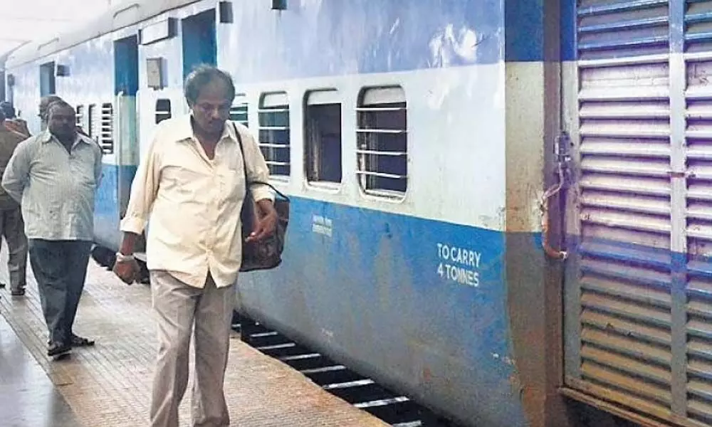 Senior citizens express ire over Railways for not restoring concessions